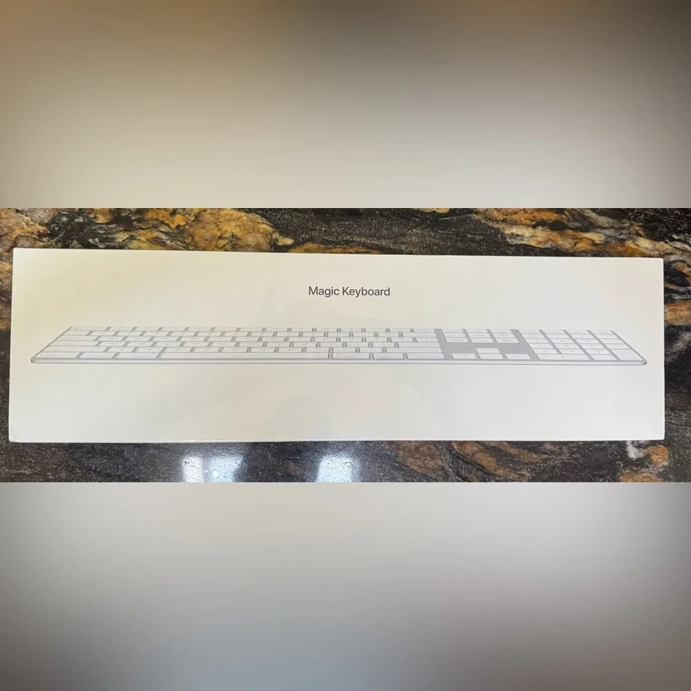 Apple Magic Keyboard with Numeric Keypad - Picture 8 of 11